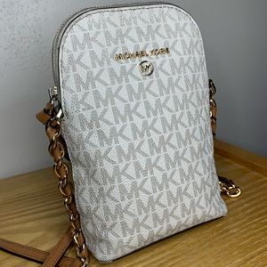 Michael Kors
Signature Logo Jet Set Charm Small North South Chain Crossbody Bag